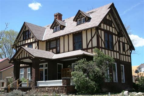 tudor revival architecture characteristics